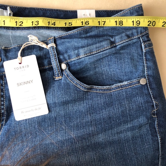 Torrid Jeans Womens 18 R Skinny Skyline Stretch Blue Jeans Comfort Med Dark Wash - Picture 9 of 11
